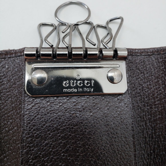 Authentic Gucci GG Tan Canvas Key Holder - Picture 11 of 16